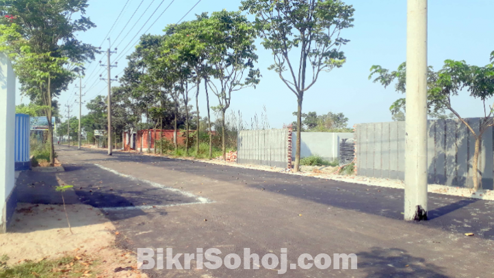 বাউন্ডারি করা প্লট কিনেই বাড়ি করুন